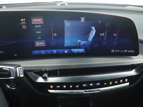 Used 2025 Cadillac Lyriq Luxury image 24