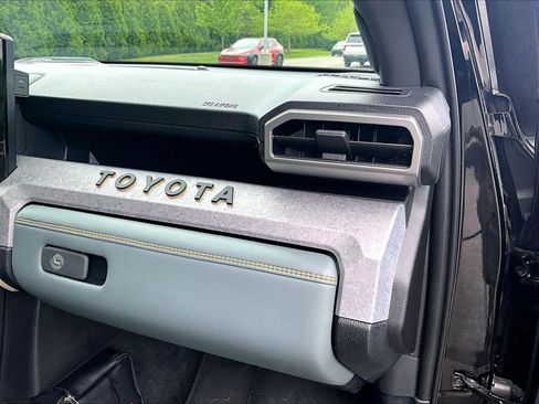 Used 2024 Toyota Tacoma 4x4 Double Cab Hybrid image 13