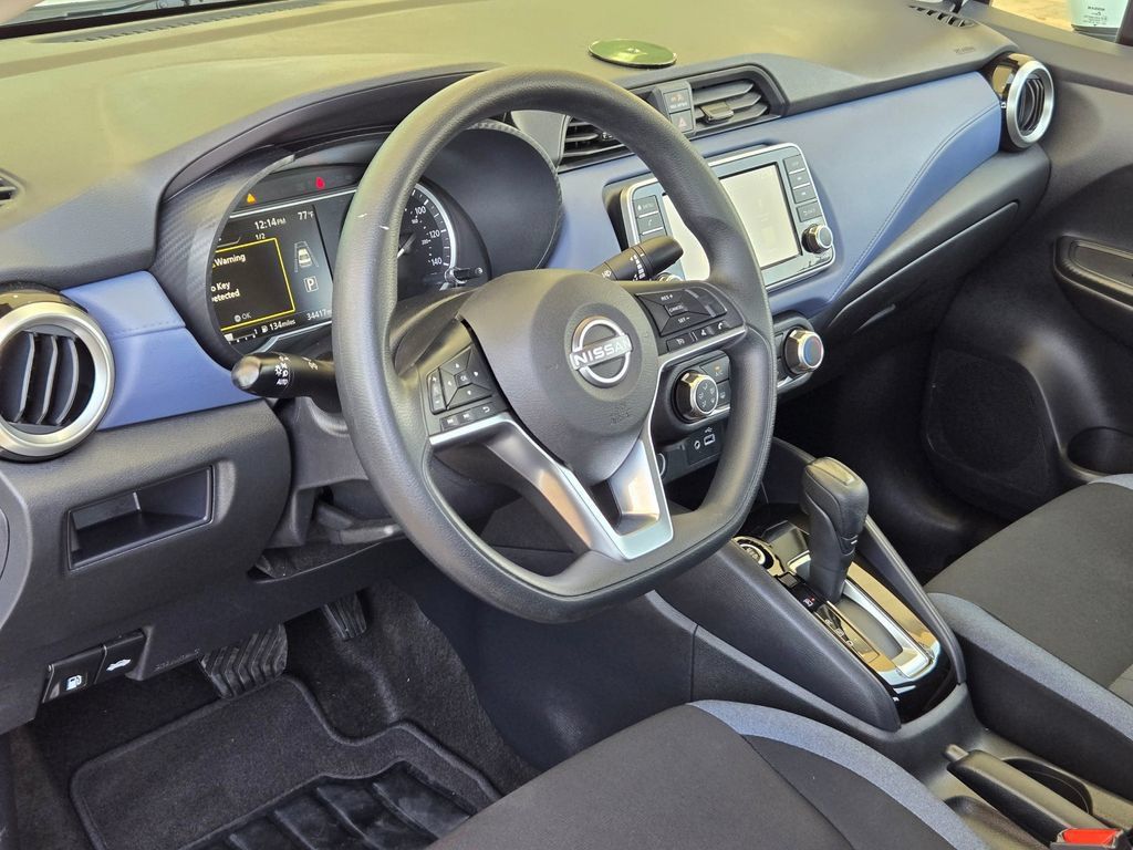 Used 2024 Nissan Versa SV FWD image 10