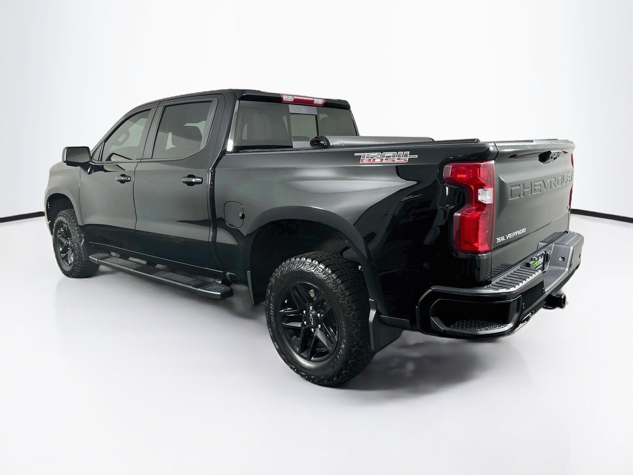 Used 2024 Chevrolet Silverado 1500 LT Trail Boss w/ Convenience Package II AWD/4WD image 5