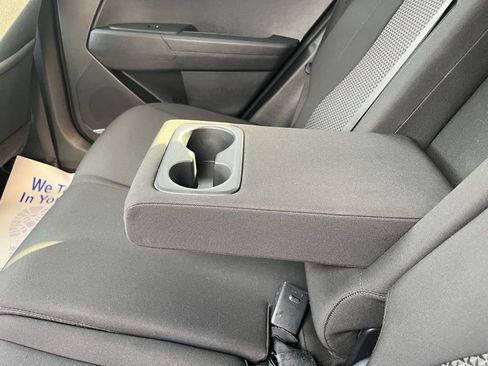 Used 2025 Kia Sportage LX image 25