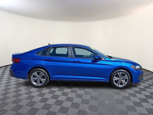 Used 2024 Volkswagen Jetta SE FWD image 7