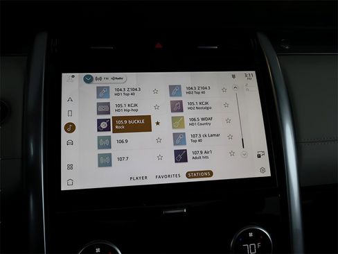 New 2025 Land Rover Discovery Metropolitan Edition image 47