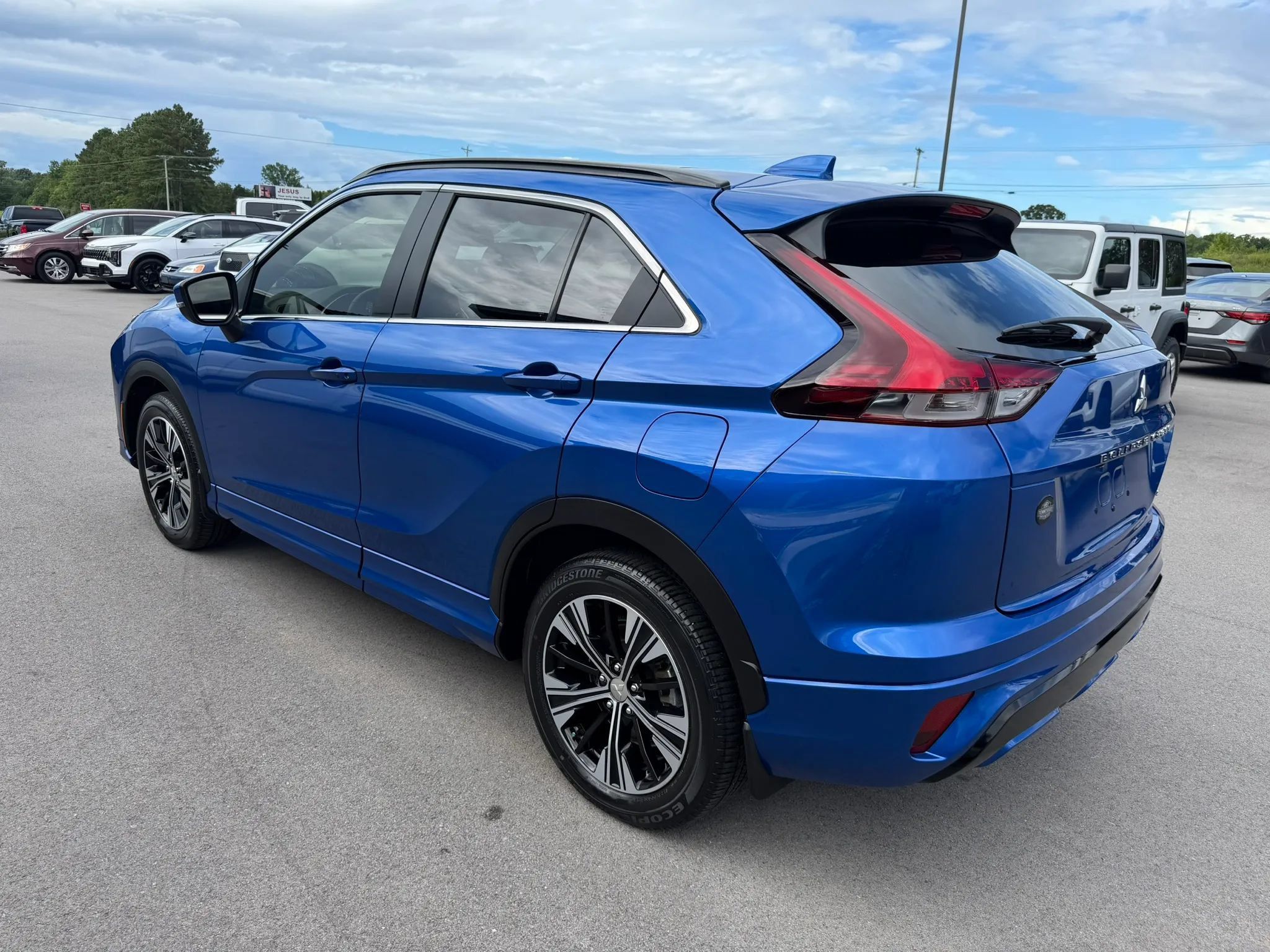 Used 2022 Mitsubishi Eclipse Cross SE FWD image 3