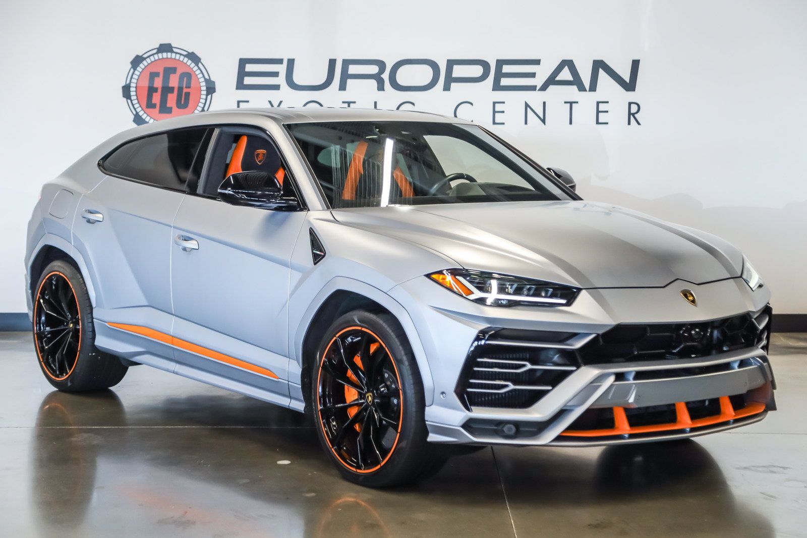 Used 2022 Lamborghini Urus AWD/4WD image 1