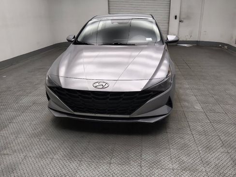 Used 2022 Hyundai Elantra SE FWD image 15