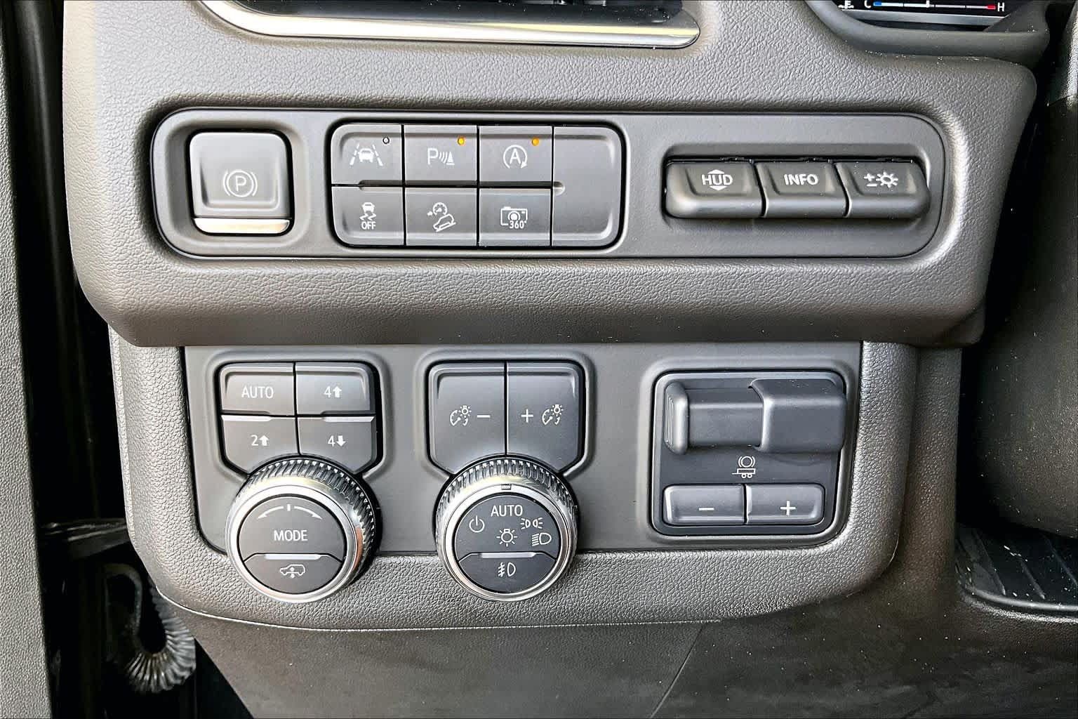 Used 2023 GMC Yukon AT4 w/ AT4 Premium Plus Package AWD/4WD image 34