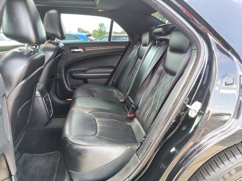 Used 2017 Chrysler 300 C Platinum AWD/4WD image 12