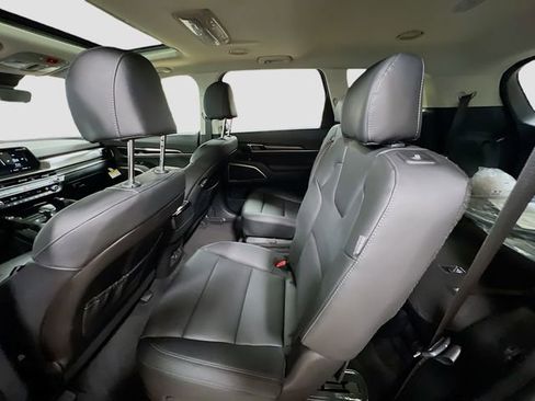 New 2025 Kia Telluride S image 26