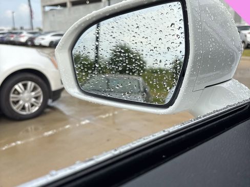 Used 2022 Lincoln Nautilus Reserve w/ Equipment Group 201A image 12