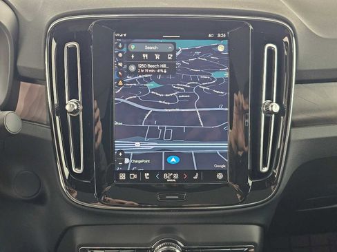 Used 2023 Volvo C40 P8 Recharge Ultimate image 26