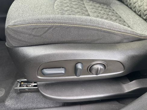 Used 2022 Chevrolet Equinox LT image 25