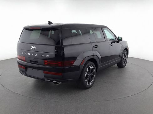 Used 2025 Hyundai Santa Fe SEL FWD image 4