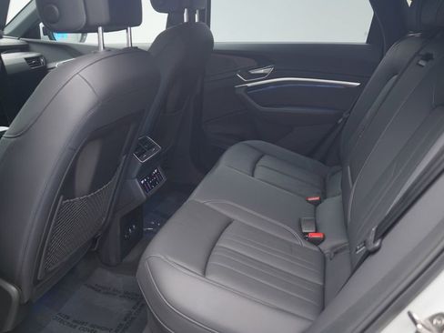 Used 2024 Audi Q8 e-tron Premium Plus w/ Premium Plus Package image 7