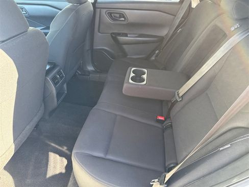 Used 2024 Nissan Rogue S image 15