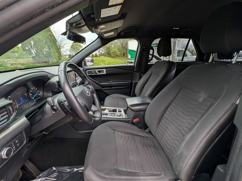 Used 2020 Ford Explorer XLT AWD/4WD image 10
