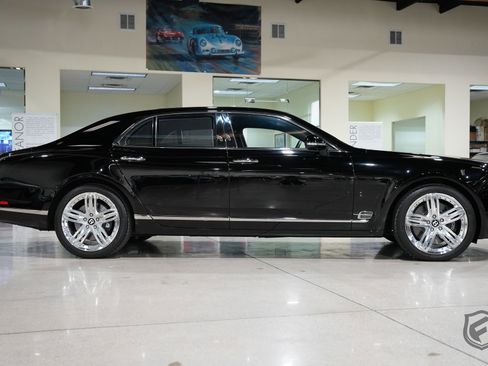 Used 2012 Bentley Mulsanne RWD image 2
