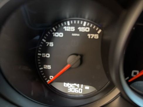 Used 2018 Porsche Macan image 18