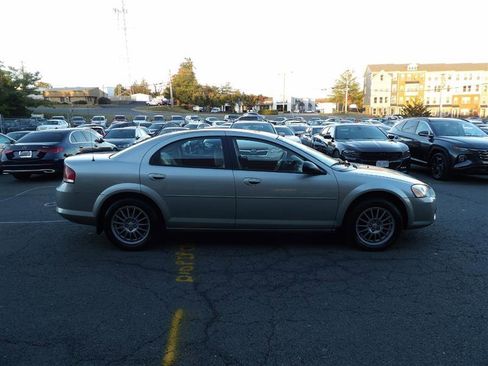 Used 2005 Chrysler Sebring Touring w/ Leather Value Pkg image 7