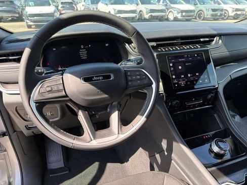 New 2026 Jeep Grand Cherokee Laredo AWD/4WD image 15