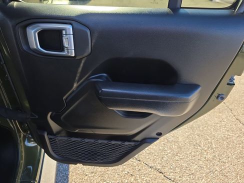 Used 2023 Jeep Wrangler Willys image 14