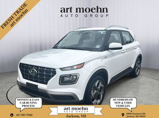 Used 2025 Hyundai Venue SEL FWD video 1