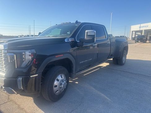 Used 2024 GMC Sierra 3500 Denali w/ Denali Reserve Package image 1