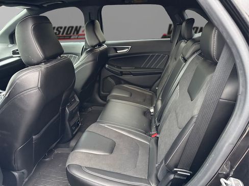 Used 2021 Ford Edge ST w/ Equipment Group 401A image 9