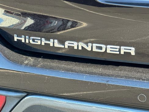 Used 2022 Toyota Highlander Limited AWD/4WD image 29