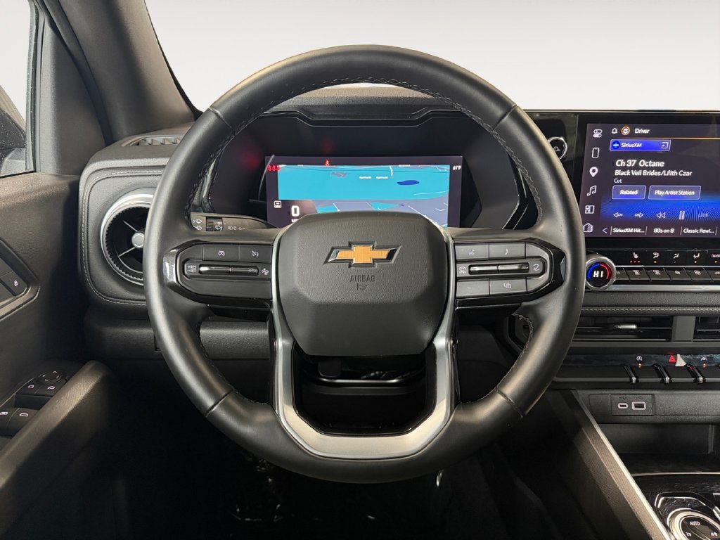 Used 2025 Chevrolet Colorado LT AWD/4WD image 14