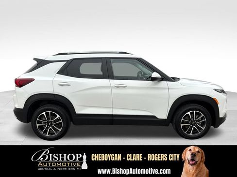 Used 2024 Chevrolet TrailBlazer LT AWD/4WD image 12
