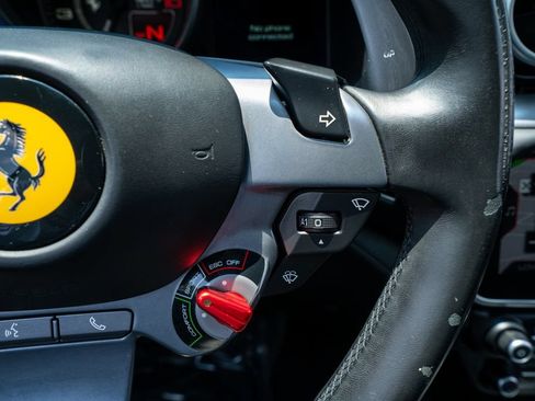 Used 2019 Ferrari Portofino RWD image 36