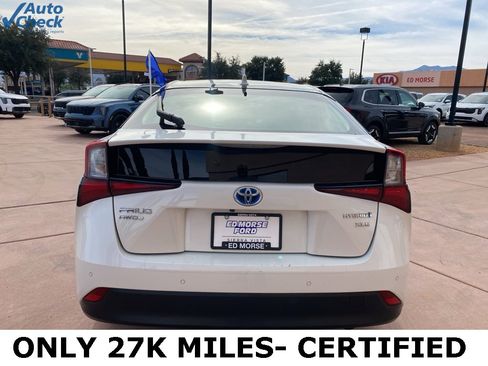 Used 2020 Toyota Prius XLE w/ Advanced Technology Package image 6