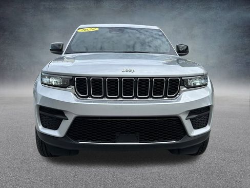 Certified 2024 Jeep Grand Cherokee Laredo X w/ Trailer Tow Package image 2