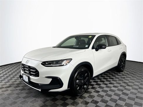 Certified 2025 Honda HR-V Sport image 2