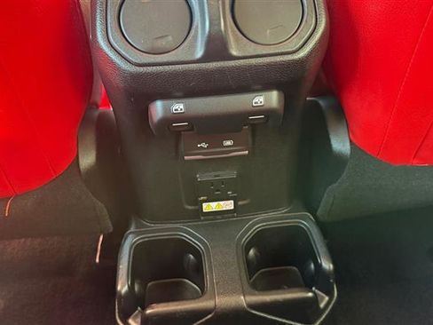Used 2020 Jeep Wrangler Unlimited Sahara AWD/4WD image 32