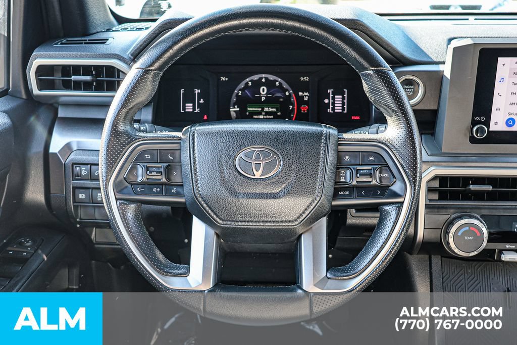 Used 2025 Toyota 4Runner SR5 AWD/4WD image 30