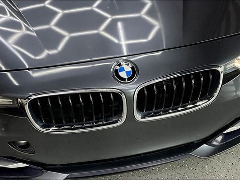 Used 2013 BMW 328i xDrive Sedan AWD/4WD image 32