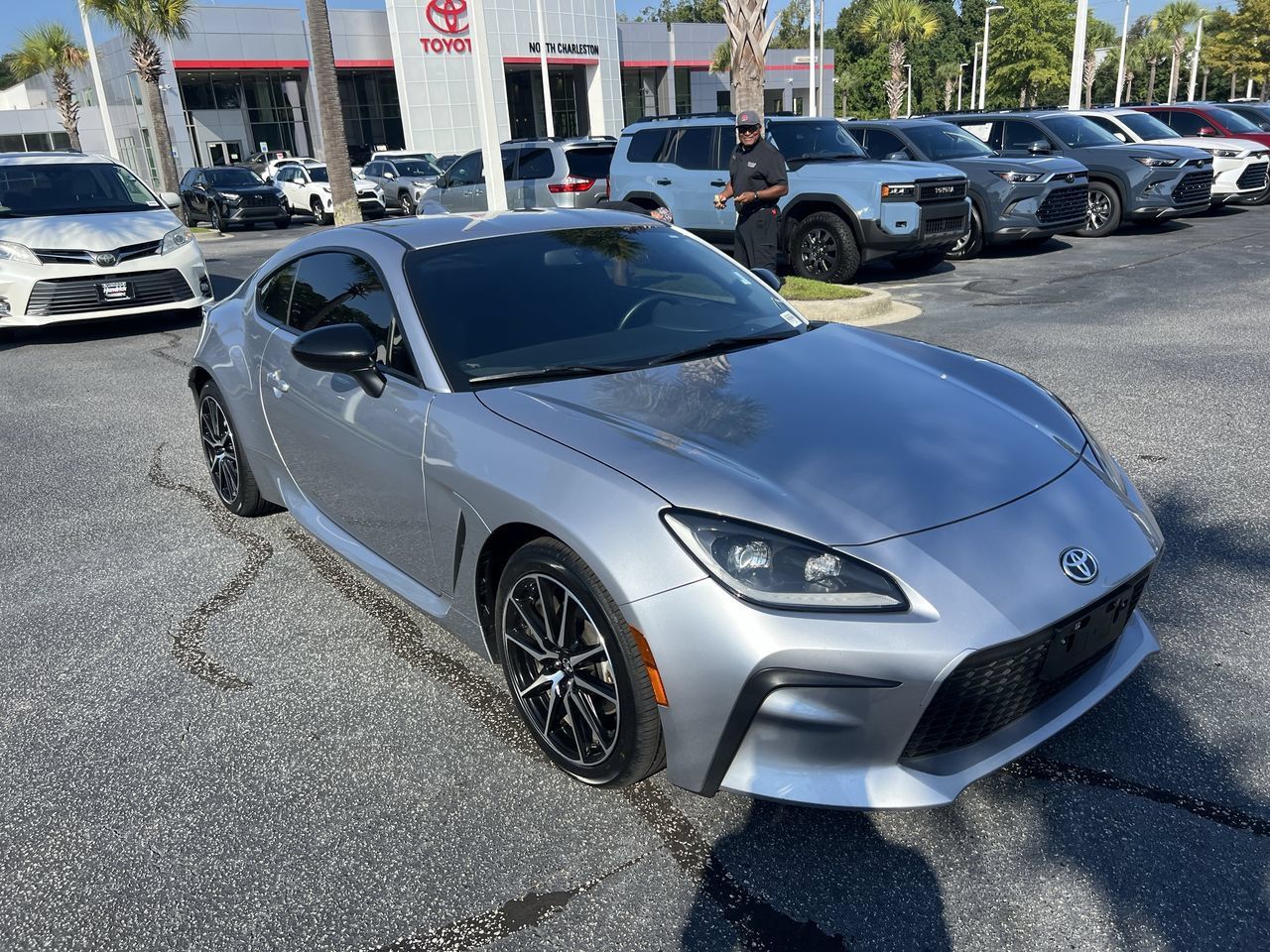 Used 2023 Toyota GR86 RWD image 2