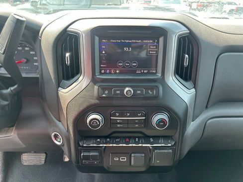 Used 2025 Chevrolet Silverado 1500 Custom Trail Boss AWD/4WD image 22