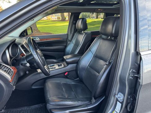 Used 2011 Jeep Grand Cherokee Limited w/ Luxury Group II image 11