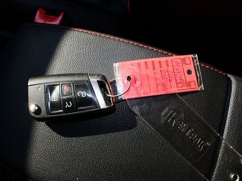 Used 2016 Volkswagen GTI Autobahn w/ Lighting Package (SEL) image 21