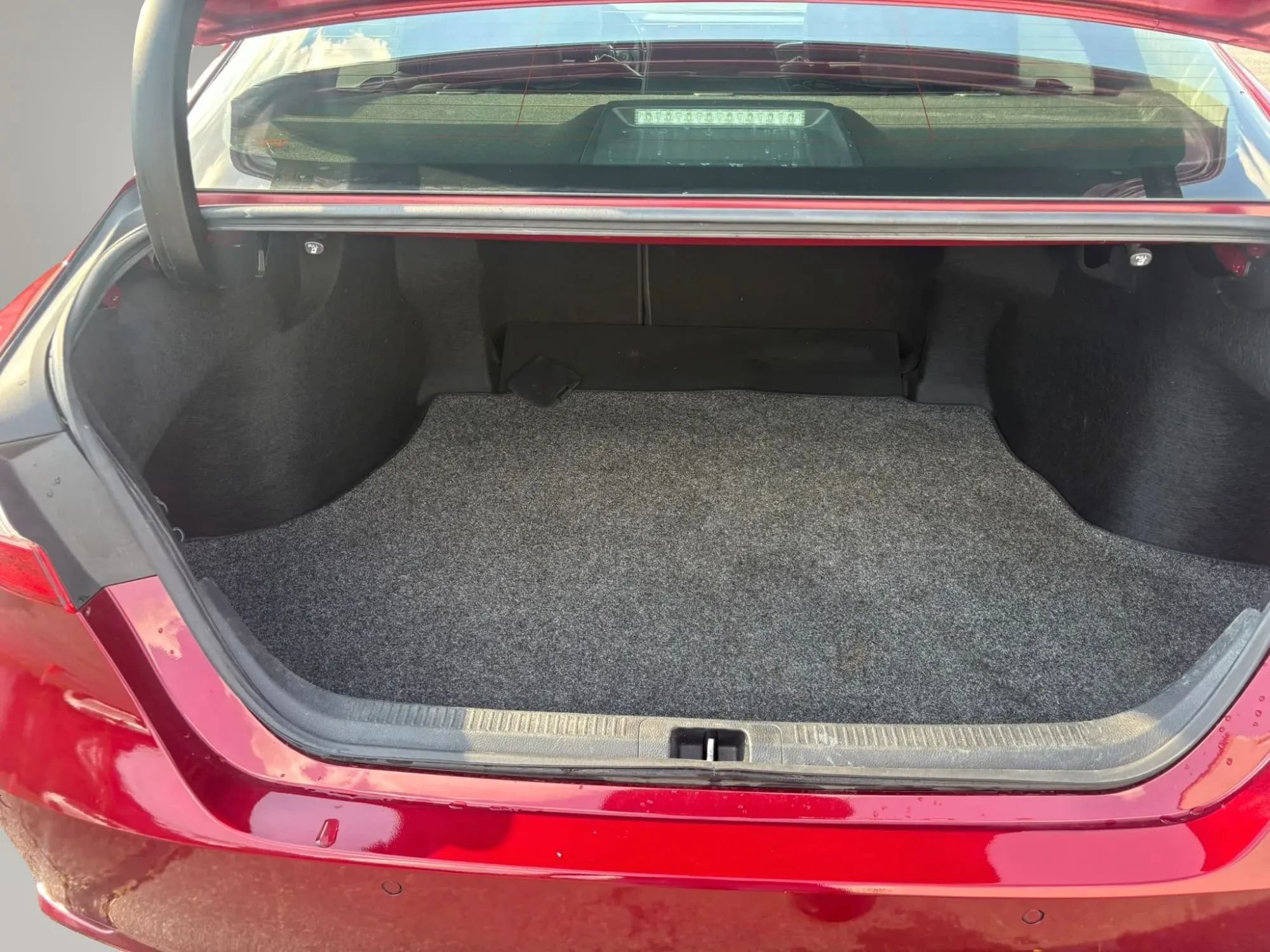 Used 2018 Toyota Camry XSE FWD image 7