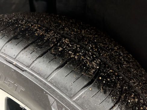 Used 2025 Volkswagen Atlas Cross Sport SE image 41