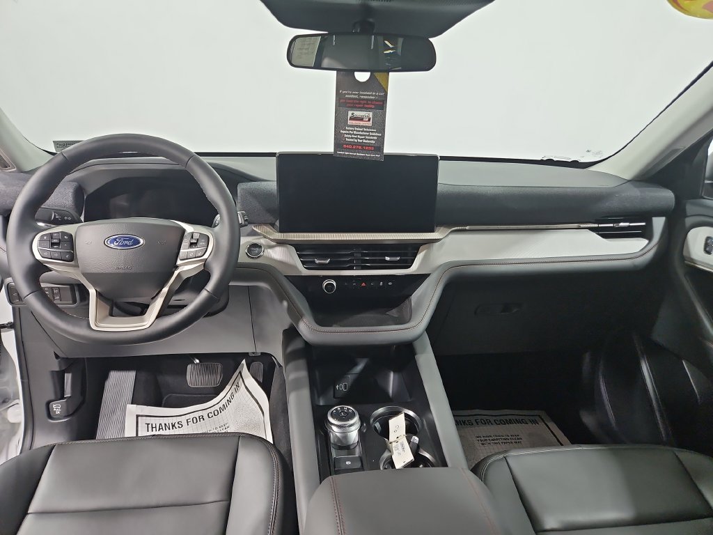 Used 2026 Ford Explorer Active w/ Active Comfort Package AWD/4WD image 13