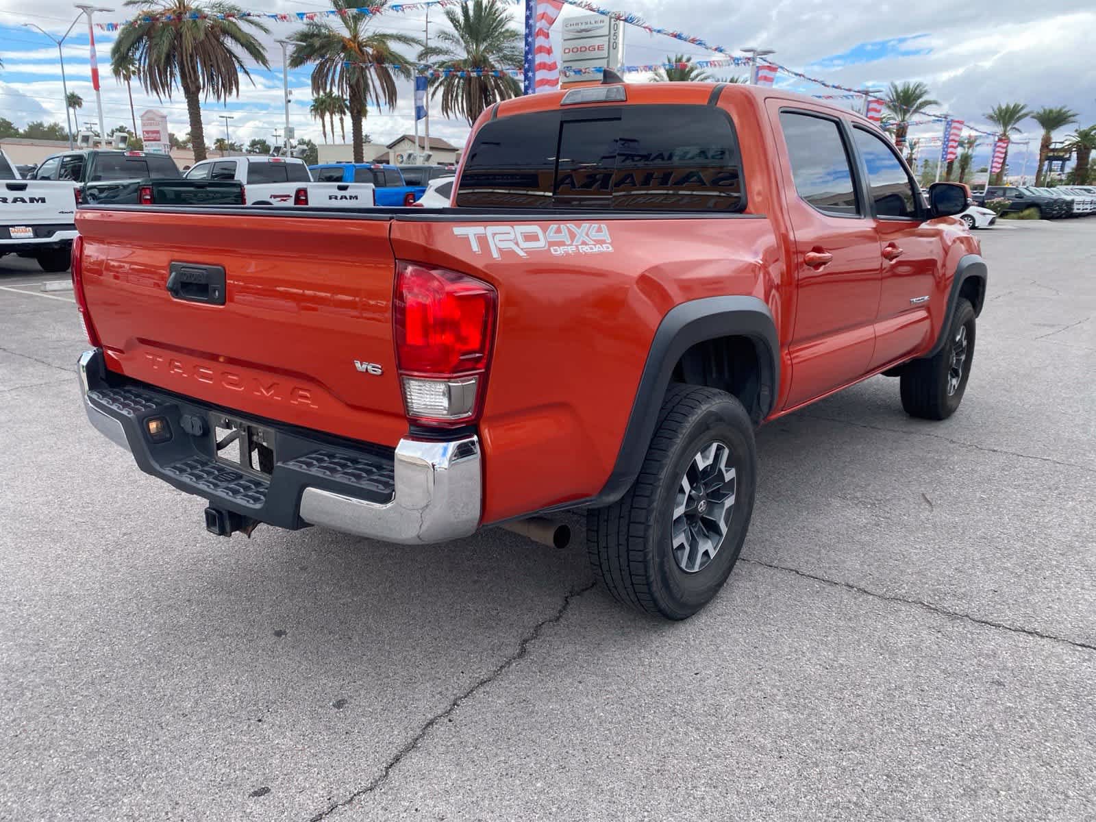 Used 2017 Toyota Tacoma TRD Off-Road w/ Tow Package (A/T) AWD/4WD image 6
