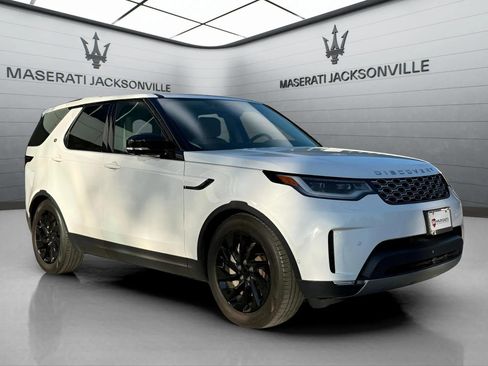 Used 2025 Land Rover Discovery S image 7