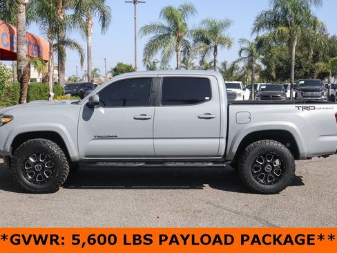 Used 2019 Toyota Tacoma TRD Sport image 5