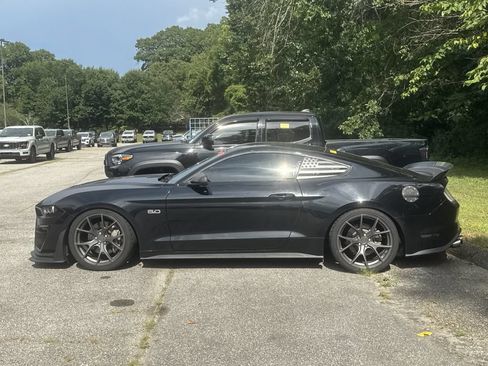 Used 2019 Ford Mustang GT Premium w/ Equipment Group 401A RWD image 4