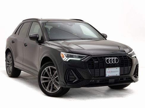 Used 2025 Audi Q3 2.0T Premium w/ Black Optic Sport Package AWD/4WD image 1